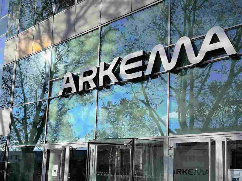 Arkema support women's scholarship for HVACR Arkema Forane
